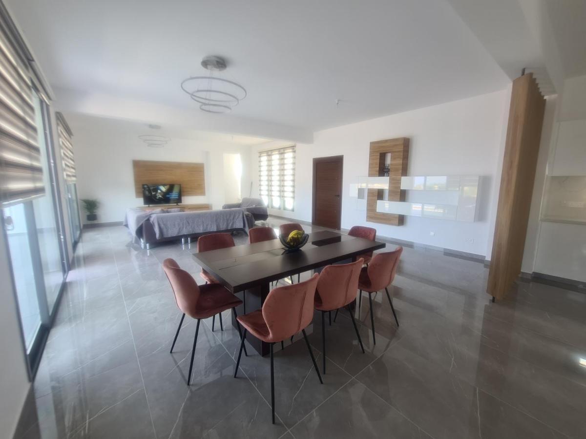 Eva Luxury * לאצ'י