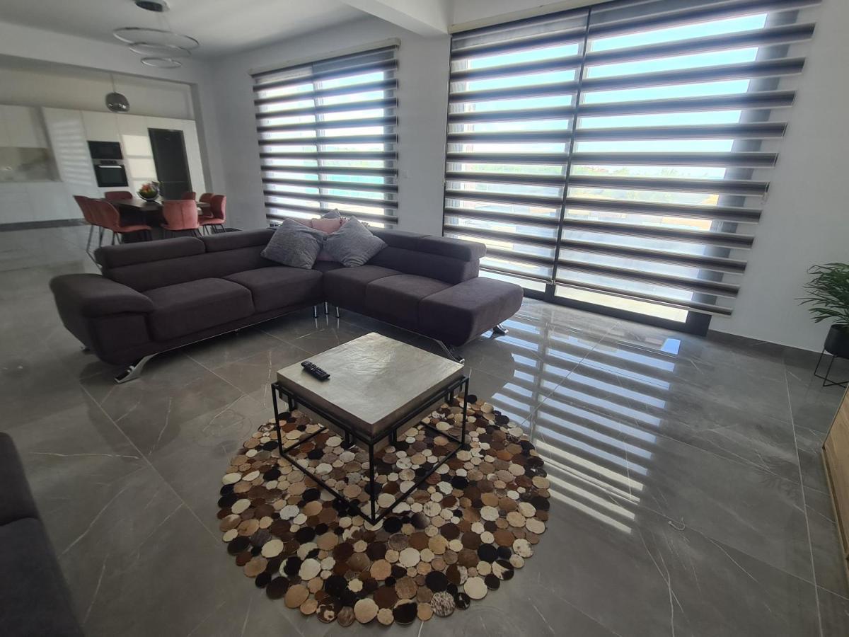 וילה Eva Luxury לאצ'י