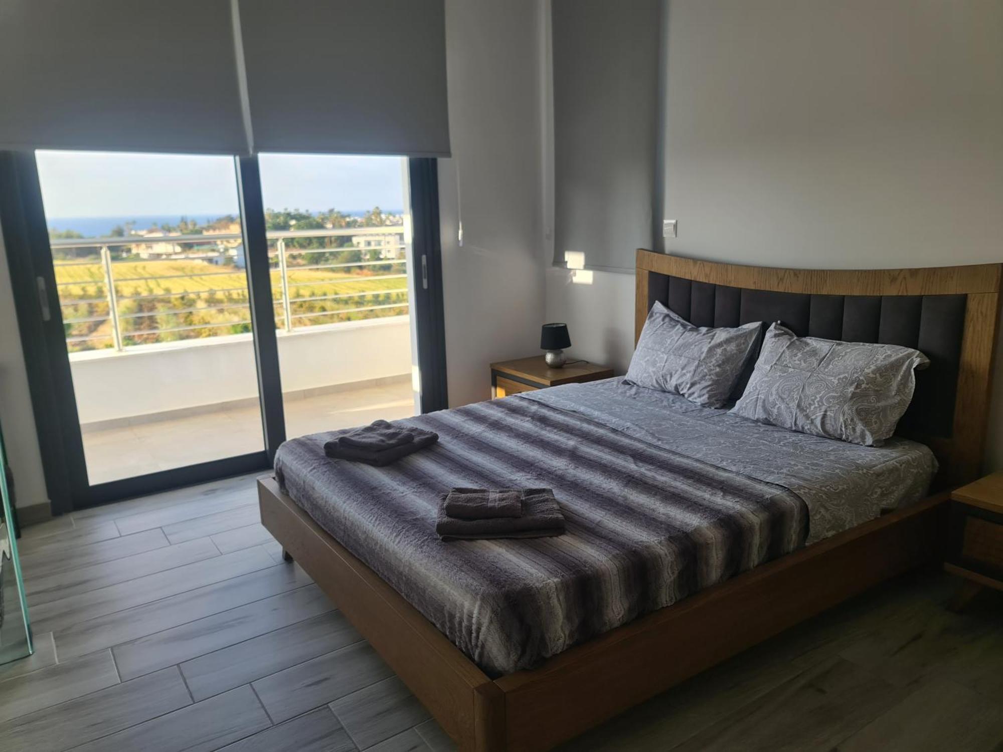 Eva Luxury Latchi